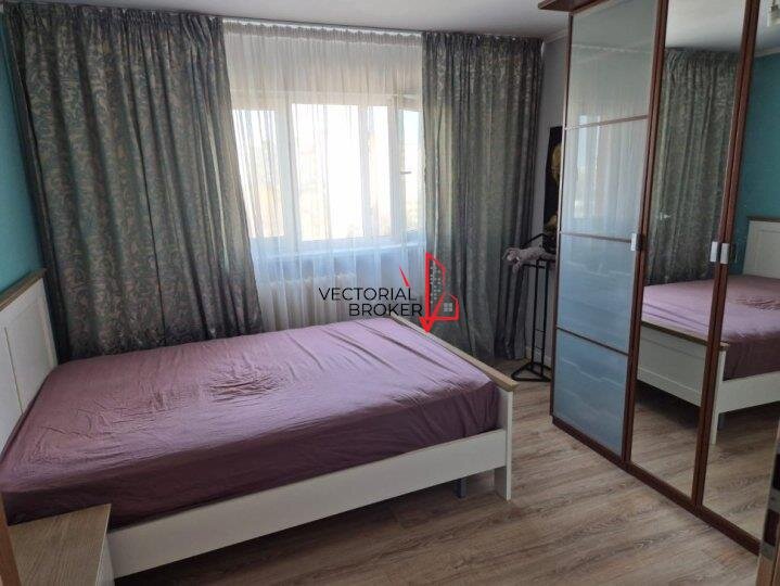 Tei Aparatament decoamndat in bloc din 1984 zona Tei