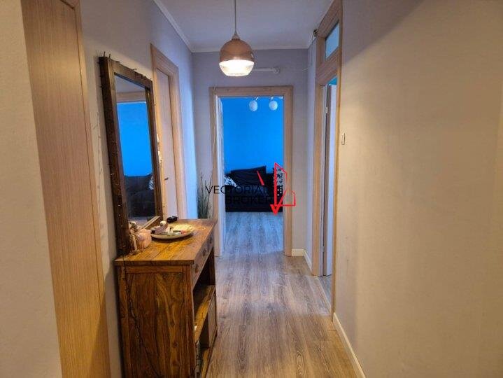 Tei Aparatament decoamndat in bloc din 1984 zona Tei