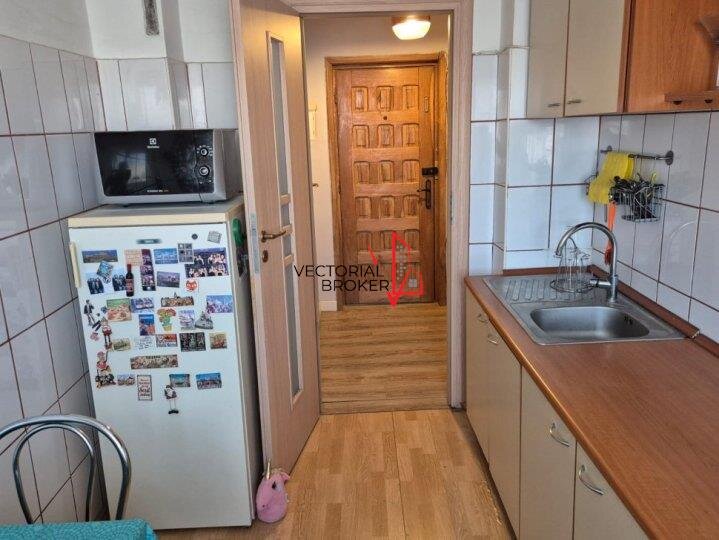 Tei Aparatament decoamndat in bloc din 1984 zona Tei